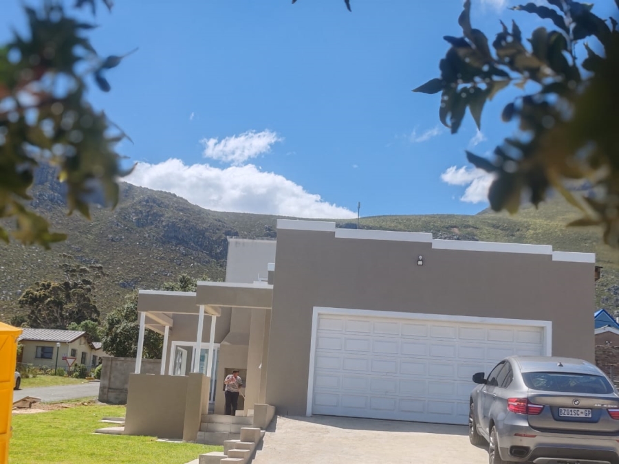 3 Bedroom Property for Sale in Palmiet Western Cape